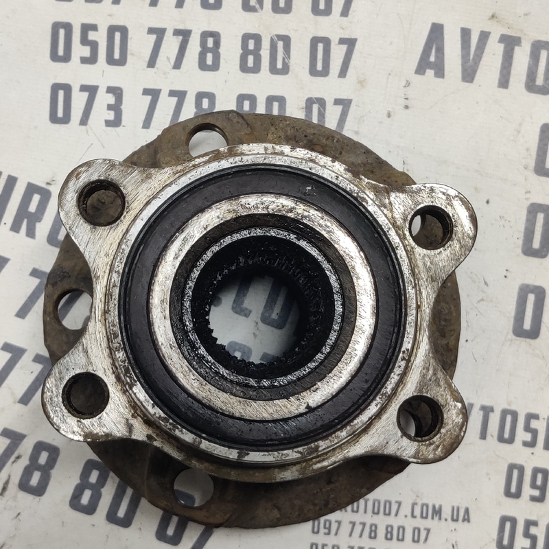 Ступиця Audi A6 C6 04-11 2.0TDI передня права OEM 4D0407613E