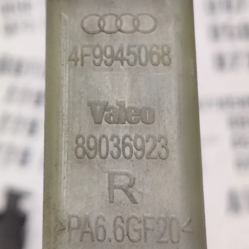 Кронштейн бампера Audi A6 C6 04-11 2.0TDI пр.зад. 4f9807898a