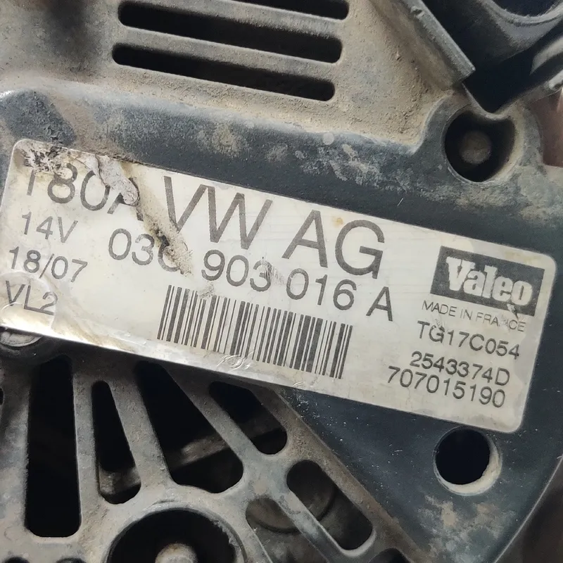 Генератор Audi A6 C6 (04-11) 2.0 TDI OEM 03c903016a