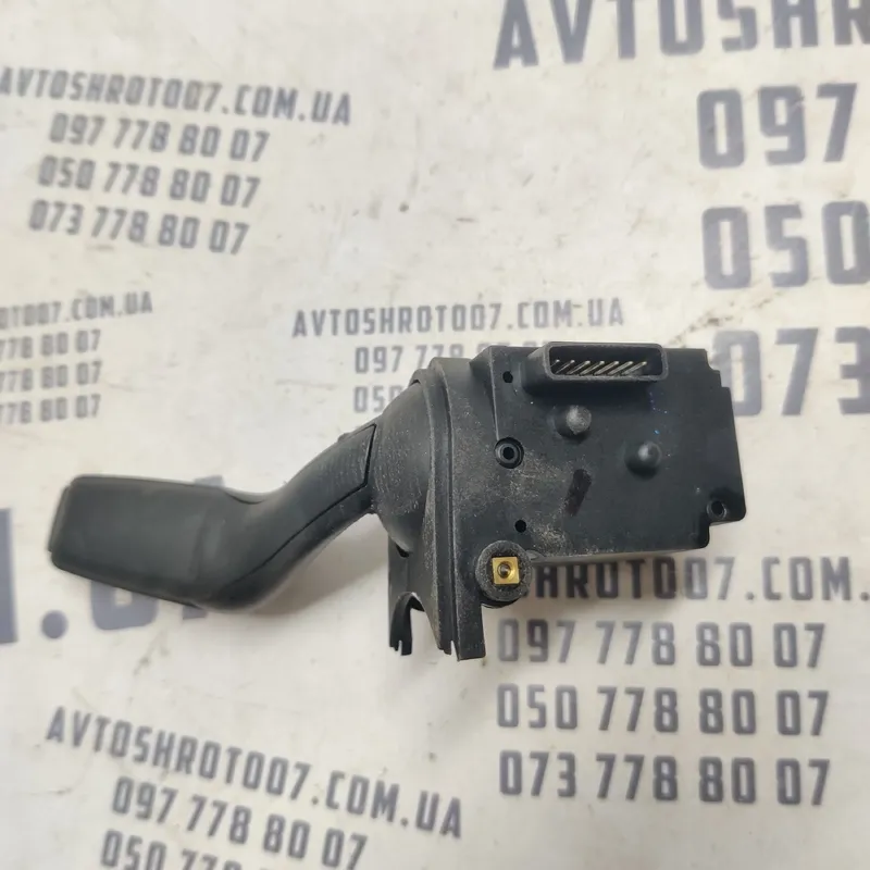 Перемикач підрульовий Audi A6 C6 04-11 2.0 TDI Лів 4e0953521