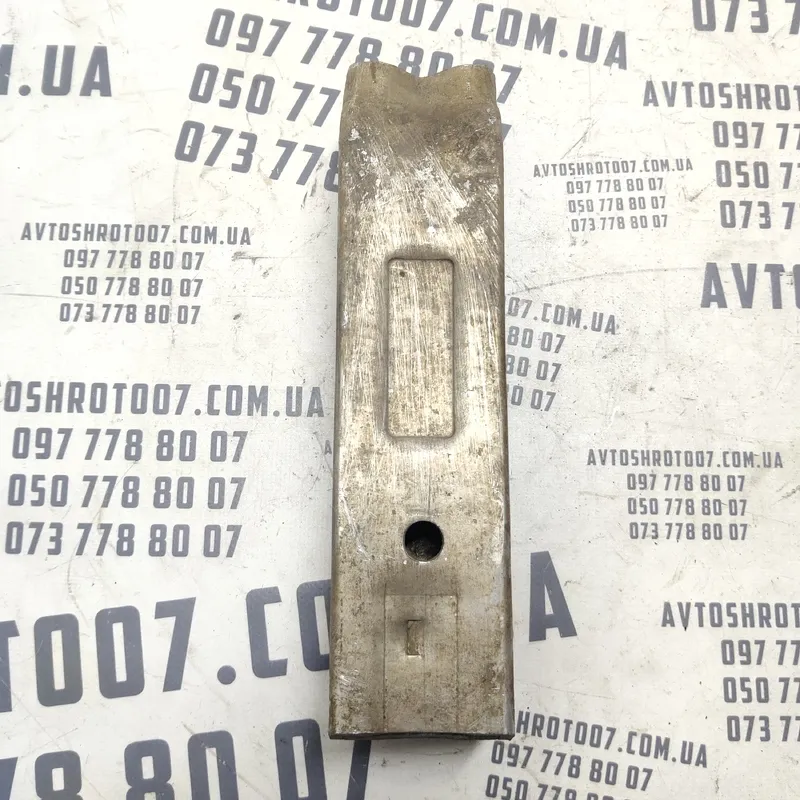 Кронштейн бампера Audi A6 C6 04-11 2.0TDI прав OEM 4f0807134