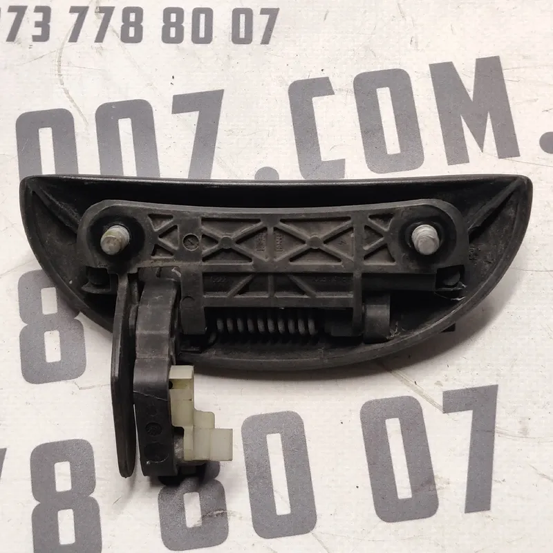 Ручка Citroen C1 (05-14) 1.0 бенз передня права OEM 8321