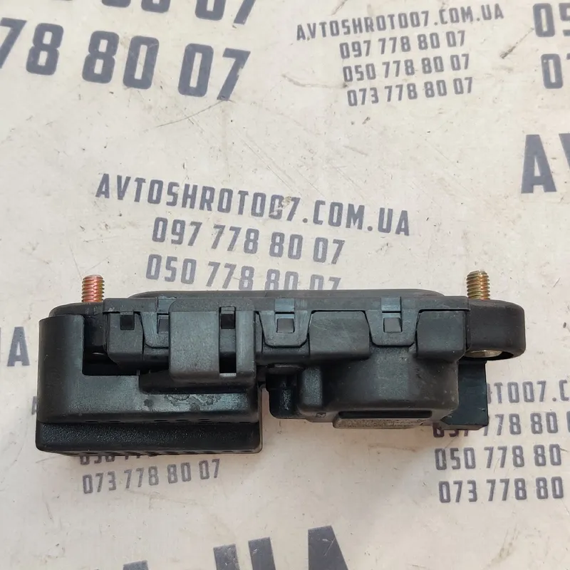 Привід замка Hyundai Sonata IV 98-05 2.0 Бенз задній лівий