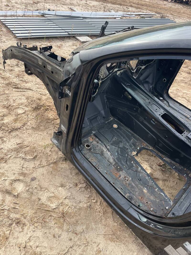 Четверть Audi Q7 4L (05-15) 3.6 передня ліва OEM 7L0803107B