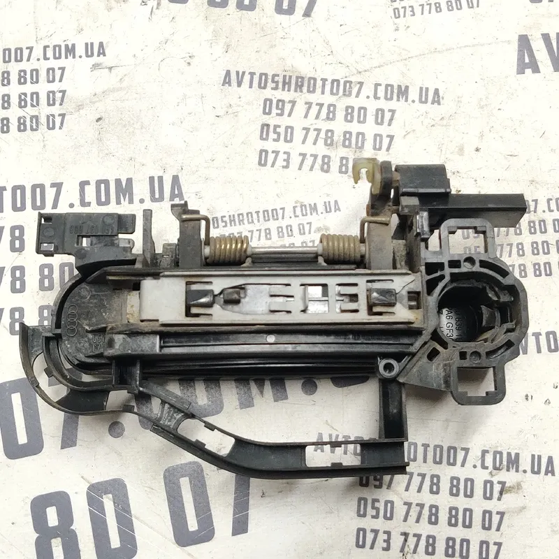 Ручка Audi A6 C6 (04-11) 2.0 TDI задня права OEM 4f0837886