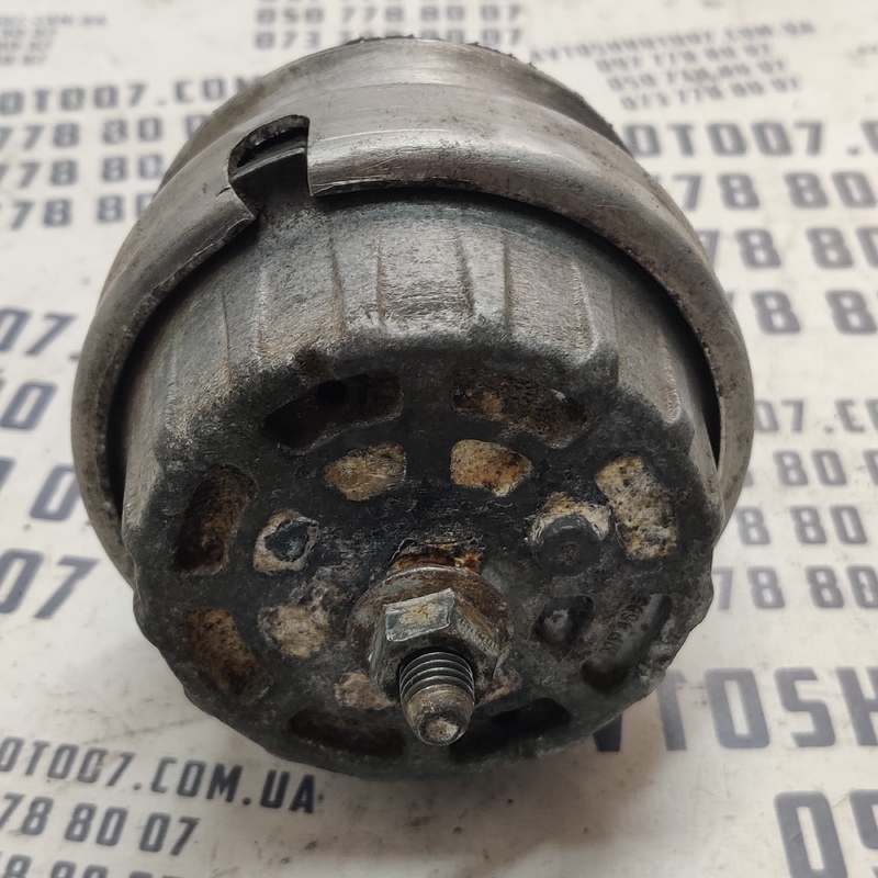 Подушка двиг. Audi A6 C6 04-11 2.0 TDI права OEM 4F0199382AD фото 2