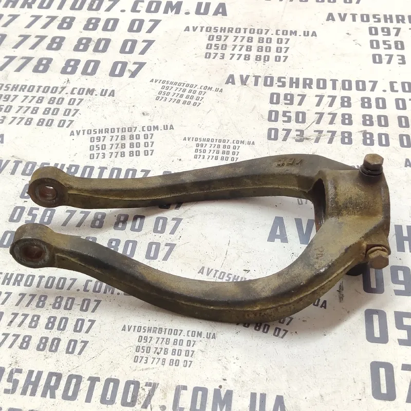 Кронштейн аморт. Hyundai Sonata IV (98-05) 2.0 перед. ліва