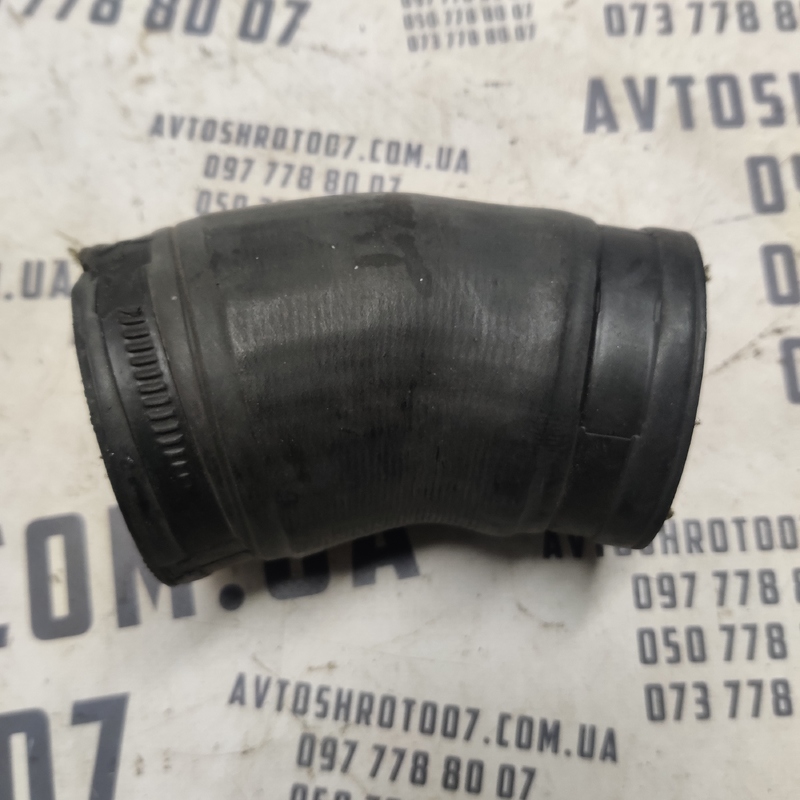 Патрубок інтеркулера VW Passat B8 USA (15-22) OEM 5C0145792D