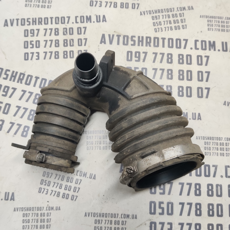 Патрубок повітряний Audi A6 C6 (04-11) 2.0TDI OEM 4F0129615E