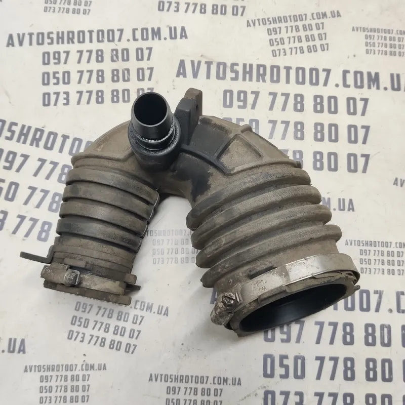 Патрубок повітряний Audi A6 C6 (04-11) 2.0TDI OEM 4F0129615E
