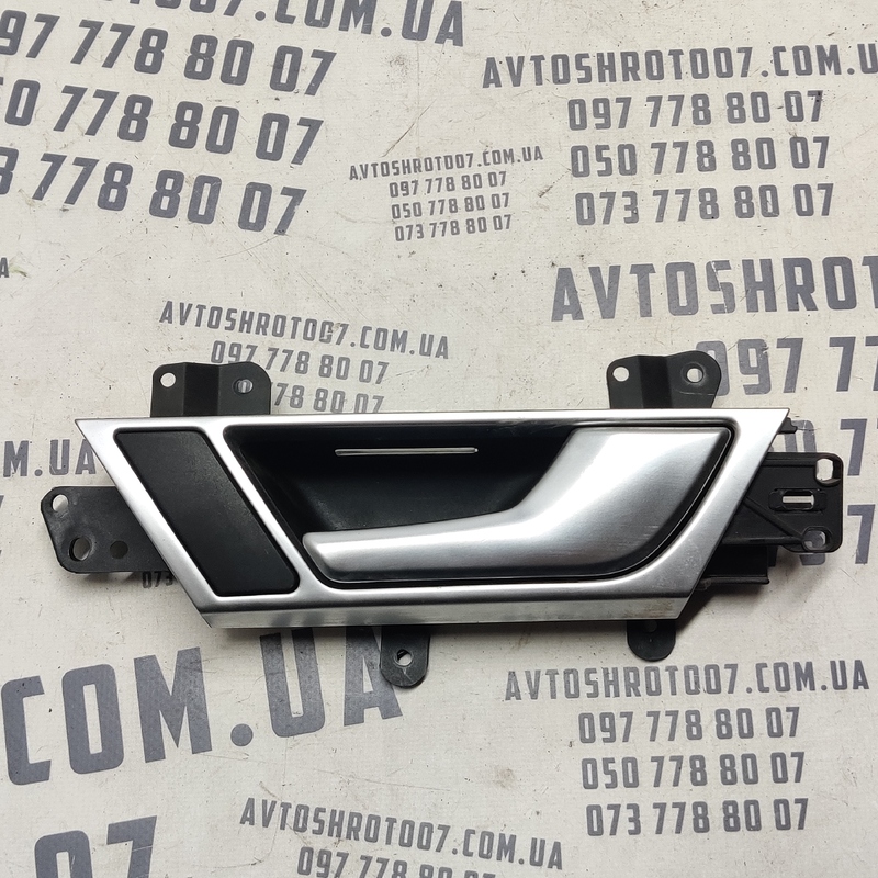 Ручка внутр. Audi A6 C6 (04-11) 2.0 TDI задня пр. 4F0839020F