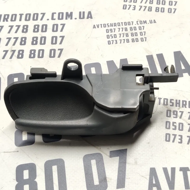 Ручка внутр. Citroen C1 (05-14) 1.0 бенз зад. права OEM 7930