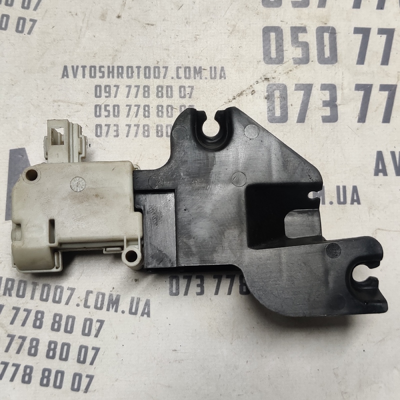 Замок бардачка Audi A6 C6 (04-11) 2.0 TDI OEM 3b0959782a фото 2