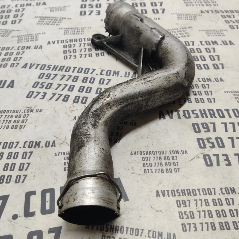 Патрубок інтеркулера Skoda Octavia A5 (04-13) 2.0 Дизель