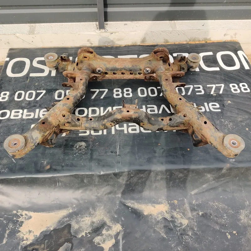 Підрамник задній Audi Q7 4L (05-15) 3.6 OEM 8V415K652BD