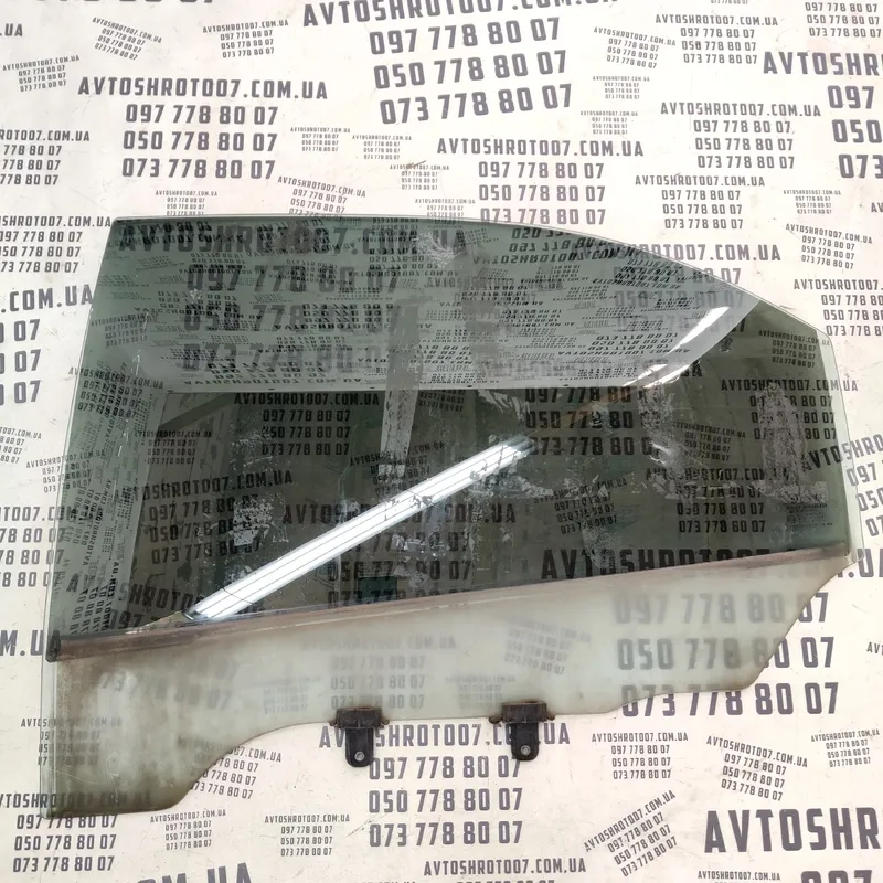 Скло двері Hyundai Sonata IV (98-05) 2.0 ліве зад. 43r000382