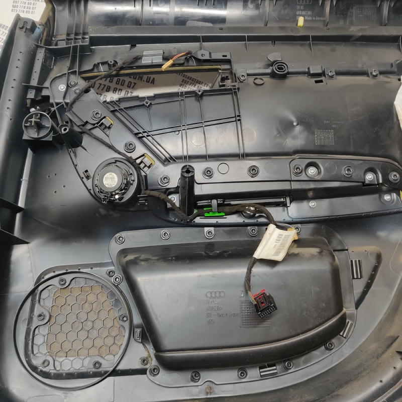 Карта дверна Audi A6 C6 (04-11) 2.0 TDI задня ліва 4f0867305