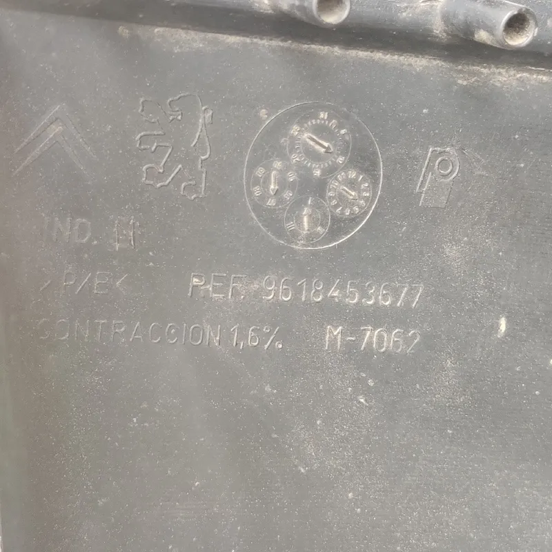 Бампер Peugeot Partner 1 (96-08) 1.4 Бенз задній 9618453677