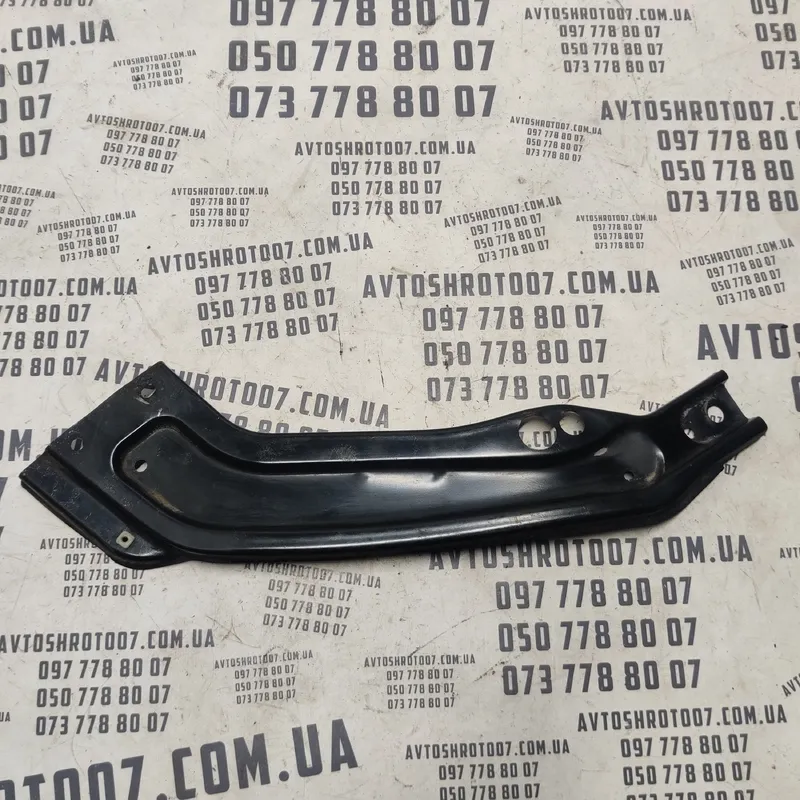 Кронштейн радіатора Volkswagen Passat B8 USA