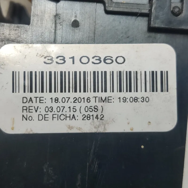 Блок запобіжників VW Passat B8 USA (14-23) OEM 3310360