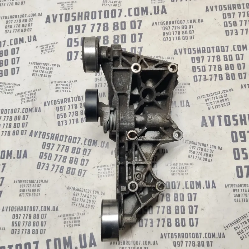 Кронштейн генератора Audi A6 C6 04-11 2.0 TDI OEM 03g903143d