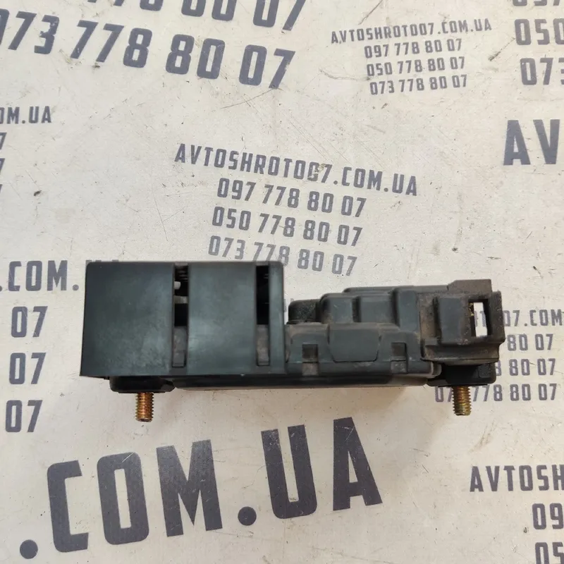 Привід замка Hyundai Sonata IV 98-05 2.0 Бенз задній лівий