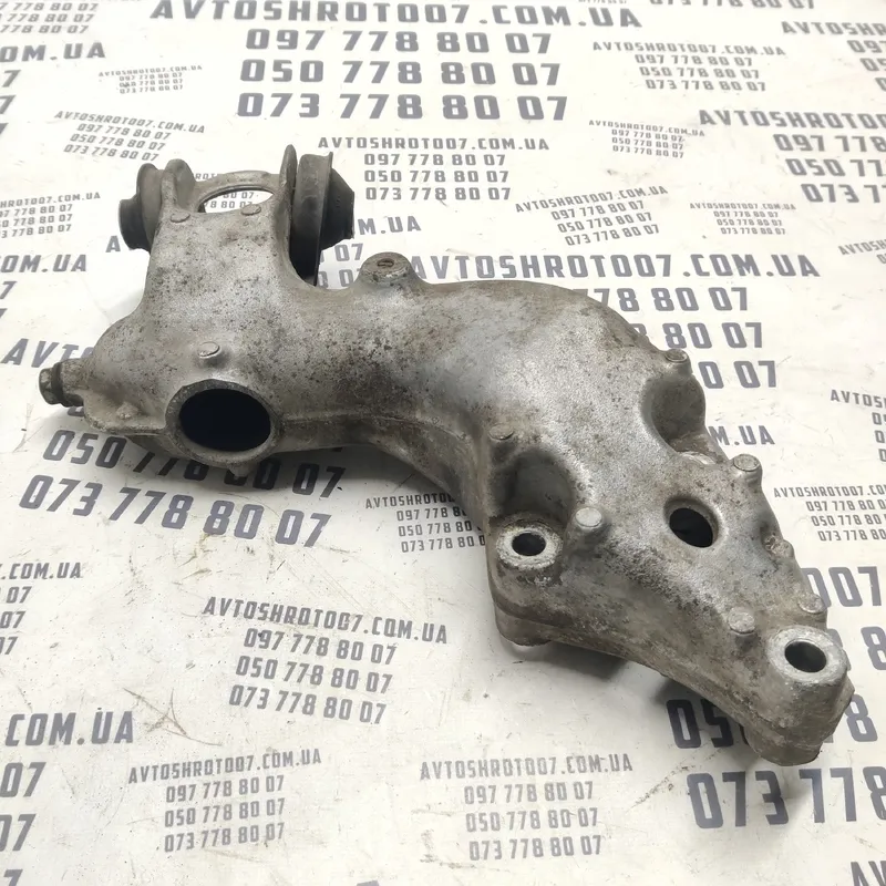 Кронштейн двигуна Peugeot Partner (96-08) 1.4 Пр 9637025680
