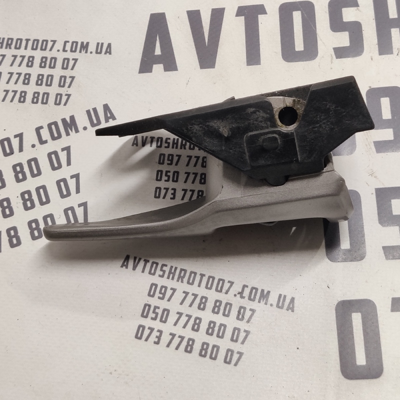 Ручка внутр. Toyota Corolla (06-13) 1.6 Бензин передня права