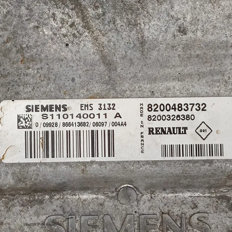 Блок керування двигуном Dacia Logan 04-12 1.6 OEM 8200483732