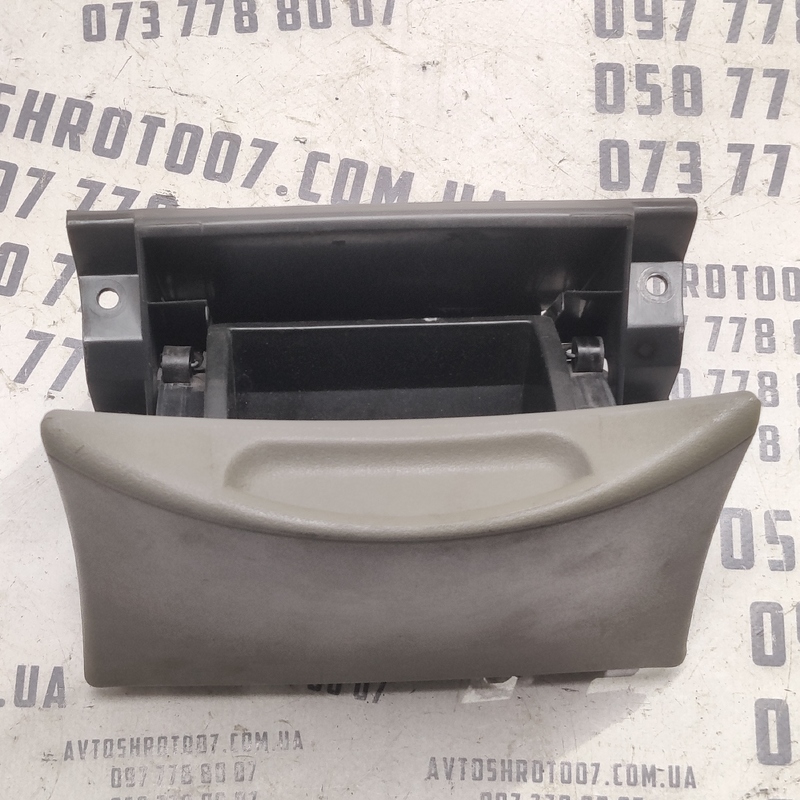 Накладка салону ВАЗ Kalina 04-13 1.4 Бензин OEM 11188203032