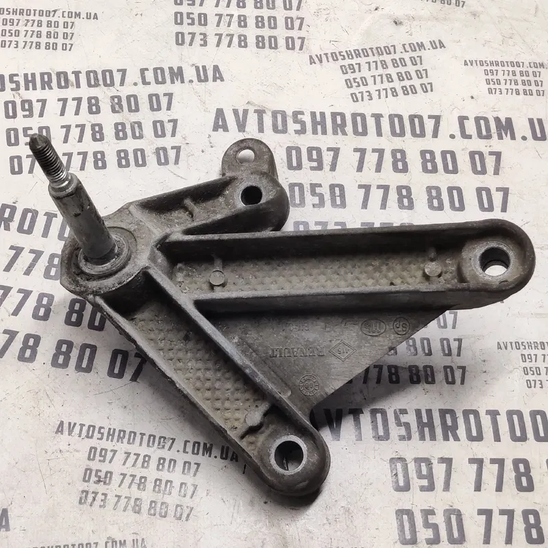 Кронштейн КПП Dacia Logan (04-12) 1.6 Benz OEM 8200457080