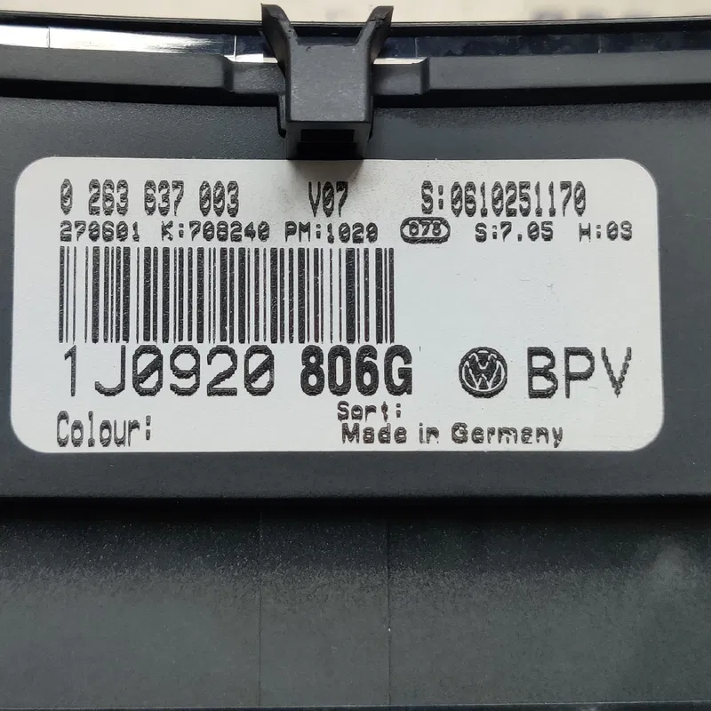 Панель приладів VW Bora (98-05) 1.9 TDI OEM 1j0920806g