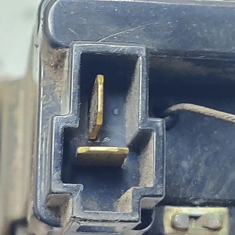 Замок лючка бака Hyundai Sonata IV 98-05 2.0 OEM 957203d000
