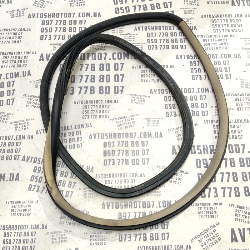 Ущільнювач VW Bora (98-05) 1.9 TDI перед лів OEM 1j4867365c