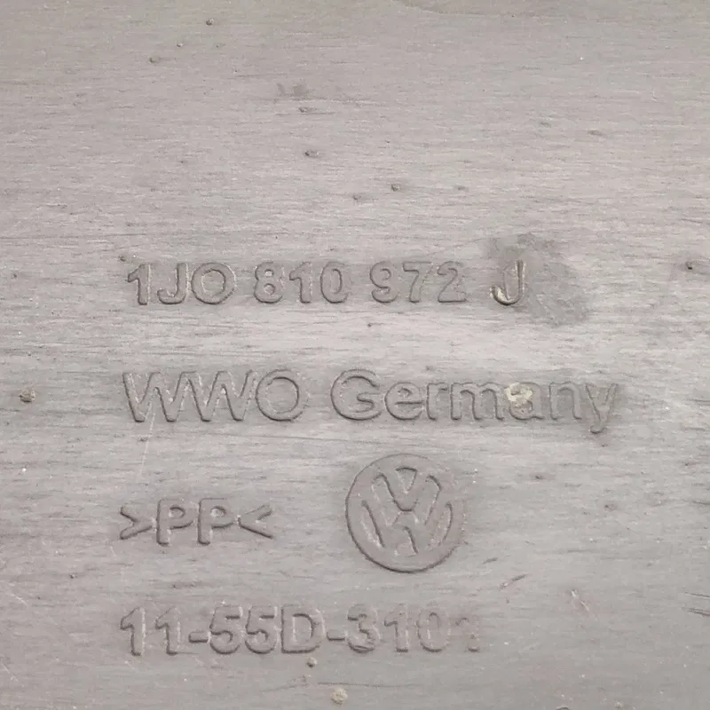 Підкрилок VW Bora (98-05) 1.9 TDI задня права OEM 1j0810972j