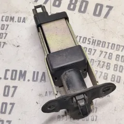 Замок лючка бака Hyundai Sonata IV 98-05 2.0 OEM 957203d000 фото 2