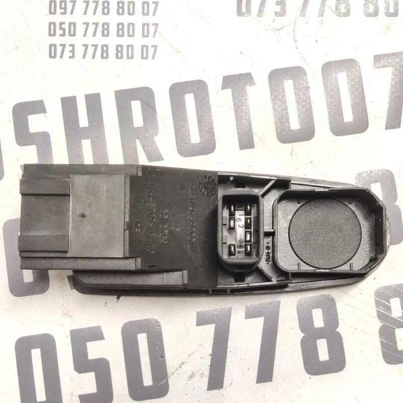Блок склопідйомників ВАЗ Kalina 04-13 1.4 OEM 1118370981010