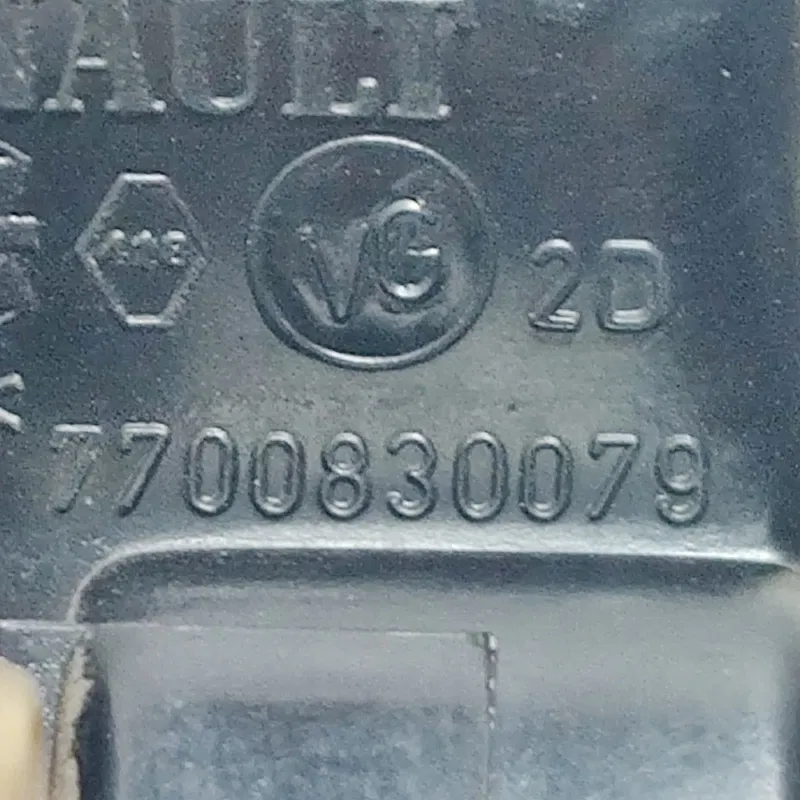 Ручка внутр Dacia Logan 04-12 1.6 Бензин ліва OEM 7700830079