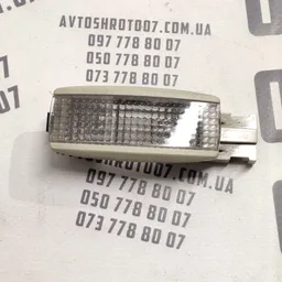 Ліхтар салону VW Bora (98-05) 1.9 TDI передній OEM 3B0947113