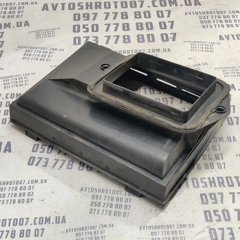 Корпус фільтра салону VW Bora (98-05) 1.9 TDI OEM 1j1819640b
