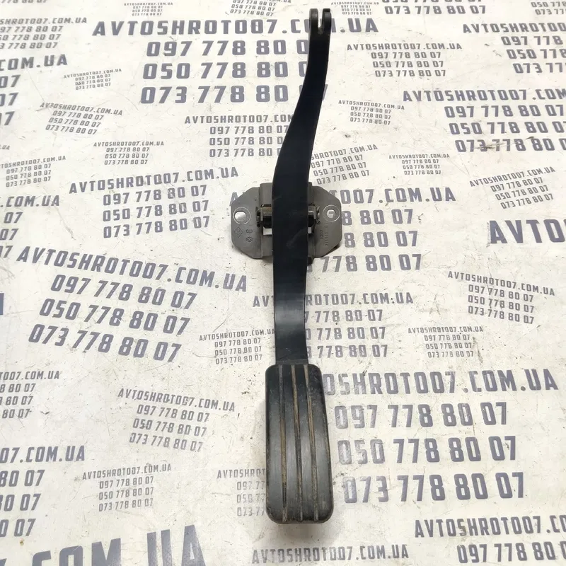Педаль газу Dacia Logan (04-12) 1.6 Бензин OEM 11218213