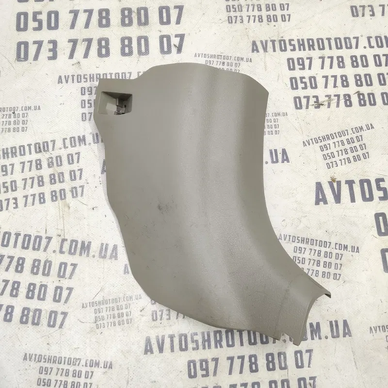 Накладка салону Toyota Corolla 06-13 1.6 права 6211112300