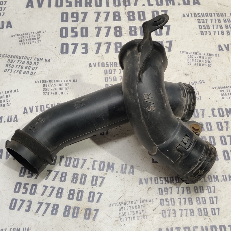Патрубок повітряний Toyota Corolla 06-13 1.6Б OEM 1775237030