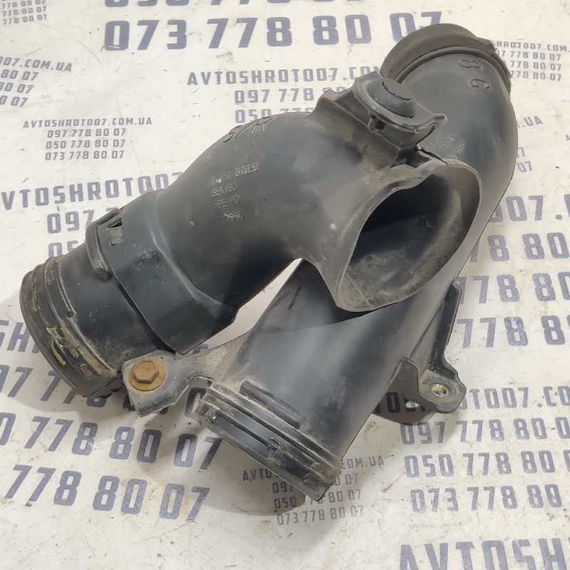 Патрубок повітряний Toyota Corolla 06-13 1.6Б OEM 1775237030 фото 2