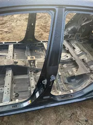 Стійка центр. Toyota Corolla 07-13 1.6 ліва OEM 6131212480