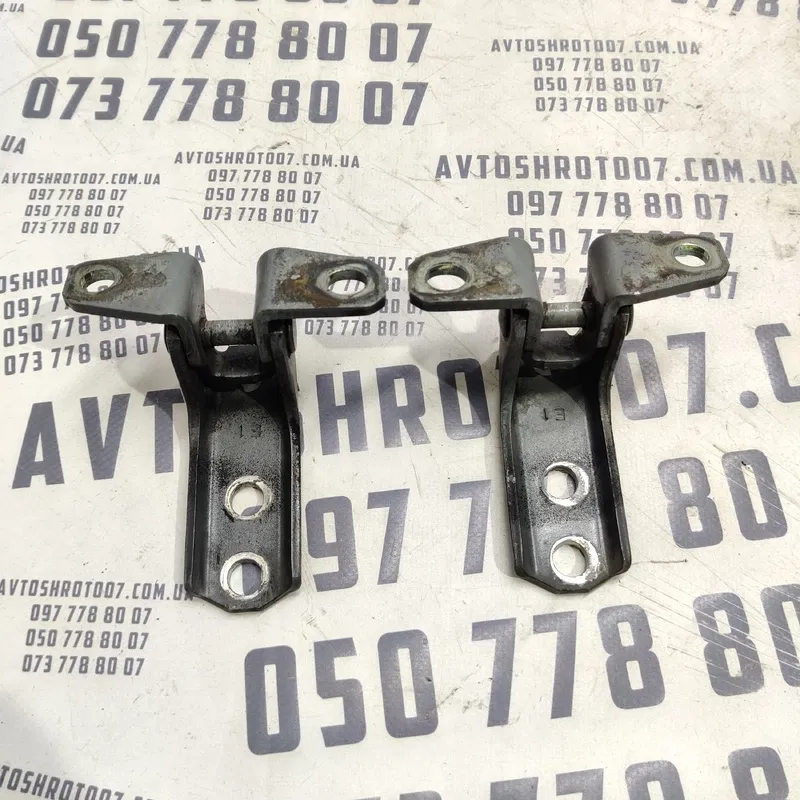 Дверна завіса Mitsubishi Outlander XL 06-12 2.0 D пер. ліва