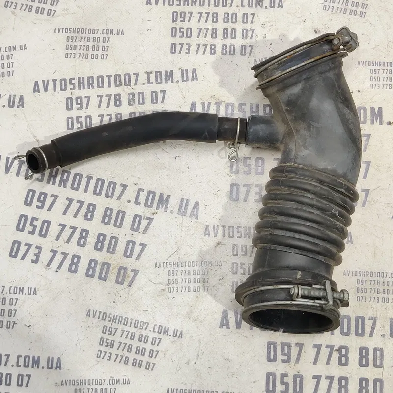 Патрубок повітряний Toyota Corolla 06-13 1.6 OEM 1788122160