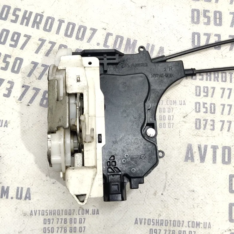 Замок Mitsubishi Outlander XL 06-12 2.0D зад.пр. OEM 08828b