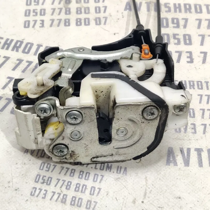 Замок Mitsubishi Outlander XL 06-12 2.0D зад.пр. OEM 08828b