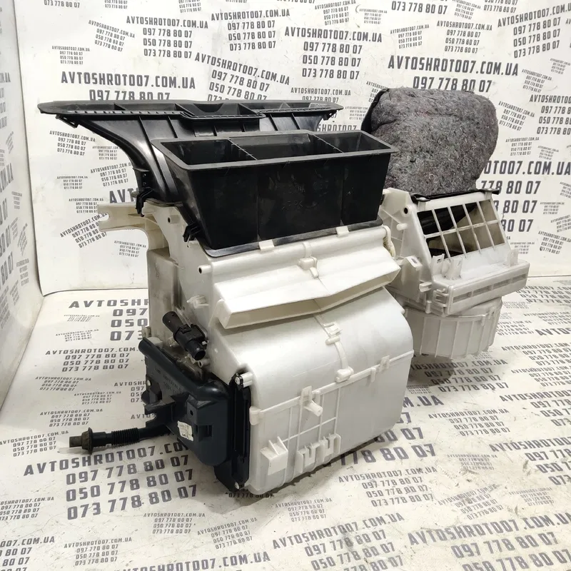 Корпус пічки Mitsubishi Outlander XL (06-12) 2.0 BSY Дизель